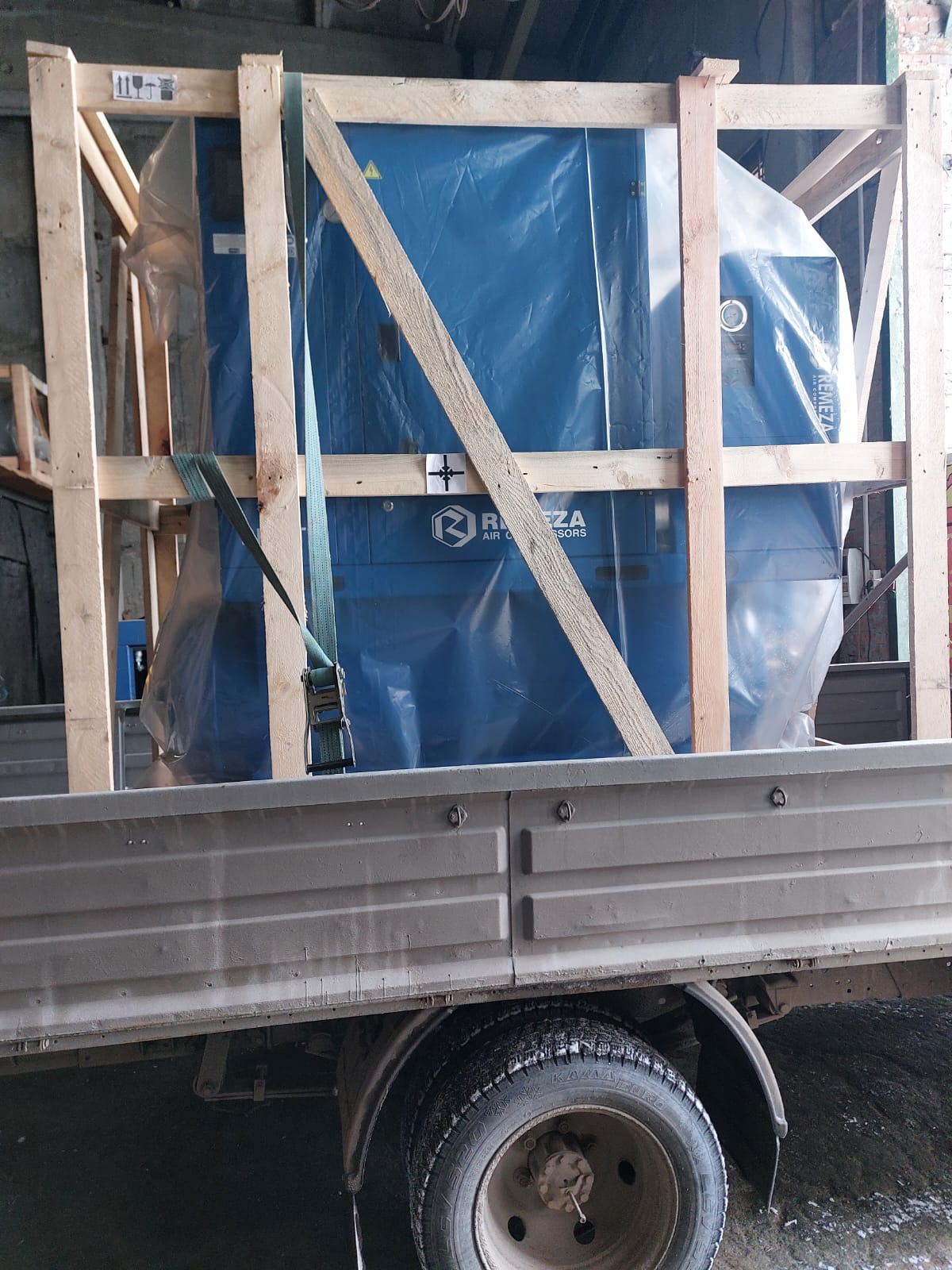 Отгрузка винтового компрессора Remeza ВК30Т-20-470Д2 в г. Новосибирск